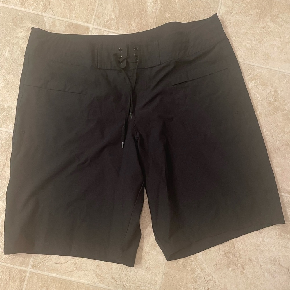 Leilani Women’s Black Swim Shorts Size 16